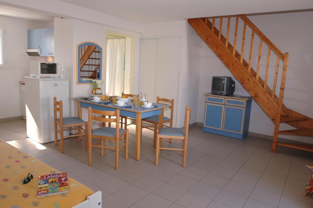 Residence Odalys Le Village Des Amareyeurs Le Château-dʼOléron Exteriér fotografie